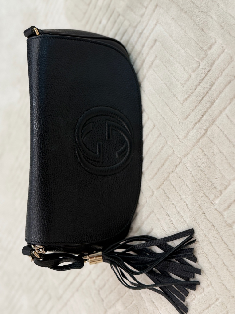 Gucci Black Pebbled Leather Crossbody with Gold Chain - Picture 4 of 5